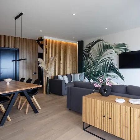 빌라 Bouganville House - Elegant & Peaceful Getaway 이코드레로스비노스
