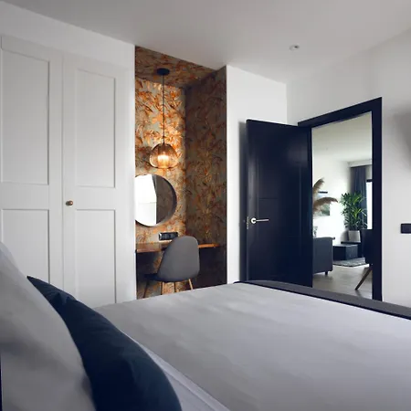 Bouganville House - Elegant & Peaceful Getaway 빌라 이코드레로스비노스