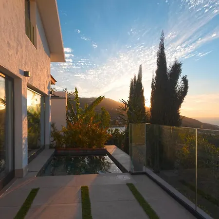 Bouganville House - Elegant & Peaceful Getaway * 이코드레로스비노스
