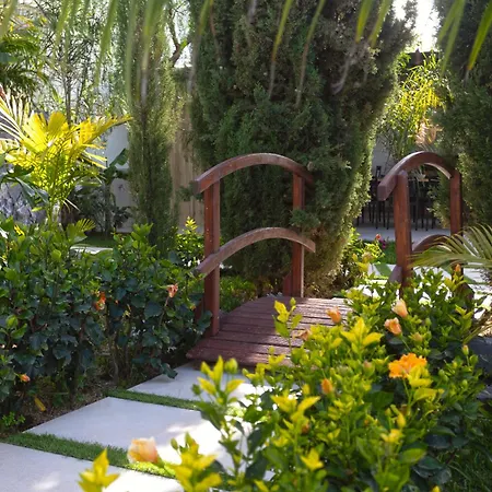 Bouganville House - Elegant & Peaceful Getaway 빌라
